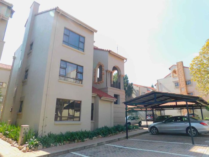 Lonehill Apartment To Rent: Furnished, two bedrooms, loft lounge, pool access, 24-hour security.