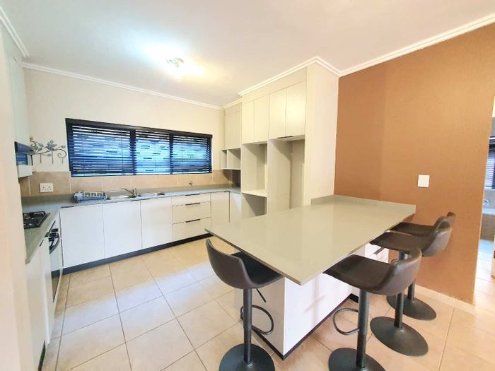 2-Bedroom Apartment To Rent in Palm Lakes Estates with pool, dining, and amenities.