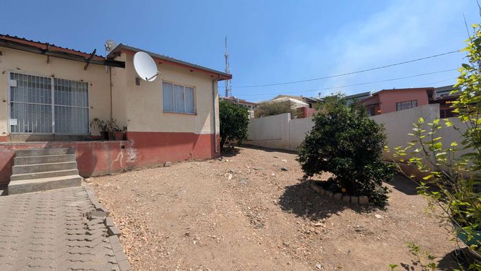 Property #2430590, House For Sale in Rocky Crest