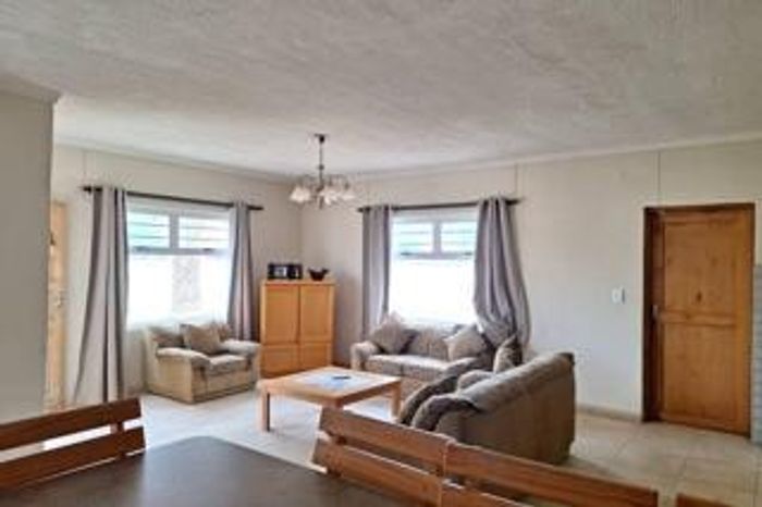 Property #2430636, House For Sale in Henties Bay Central