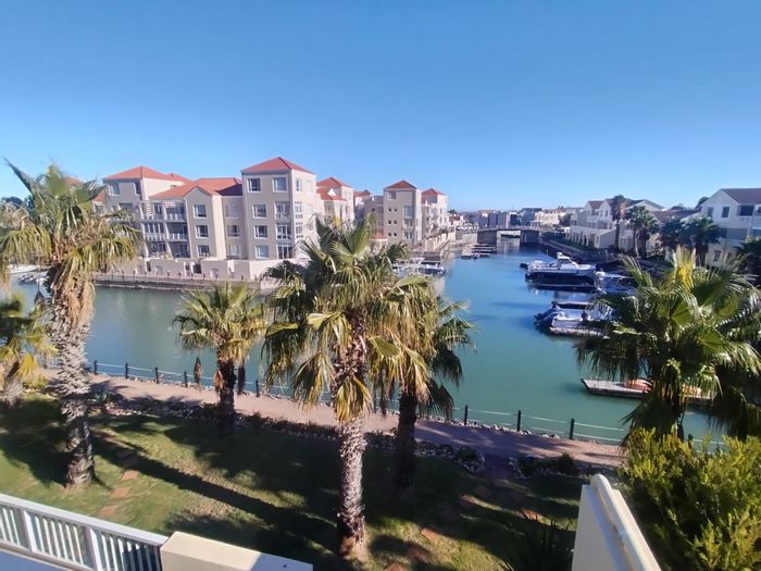 Harbour Island Apartment To Rent: 1 Bed, Private Balcony, Marina Views, Secure Living.