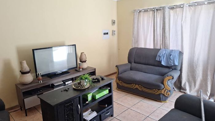 Property #2429851, House For Sale in Rocky Crest