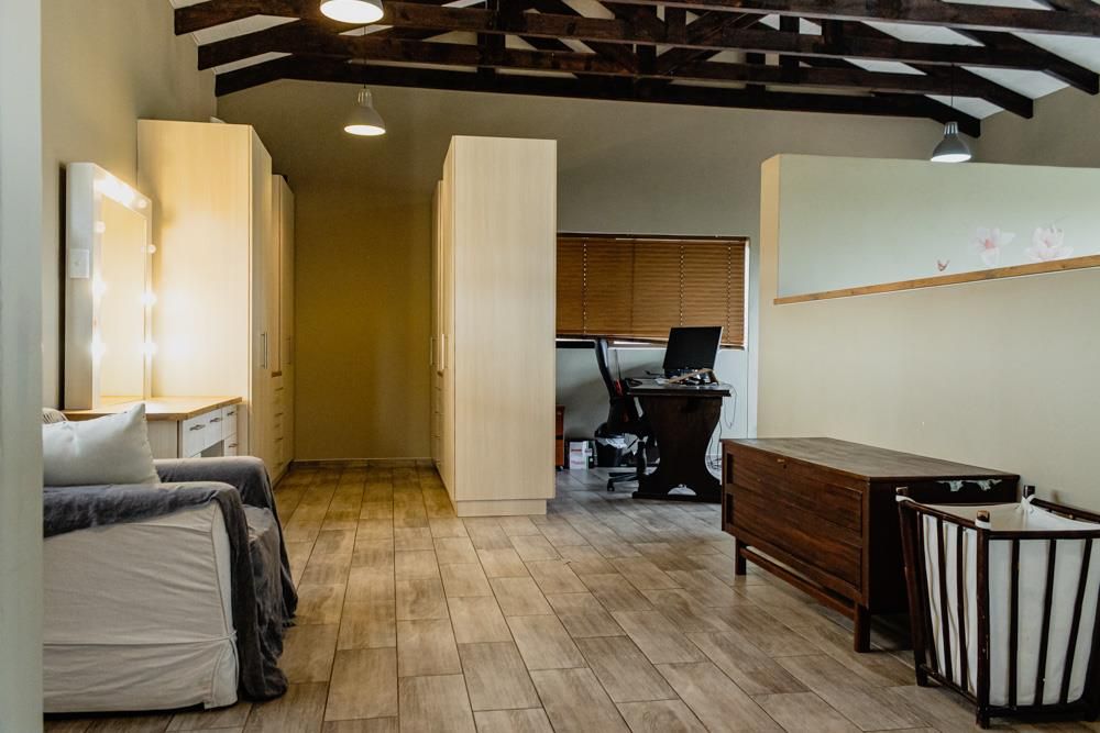 Bedroom 1 lounge area