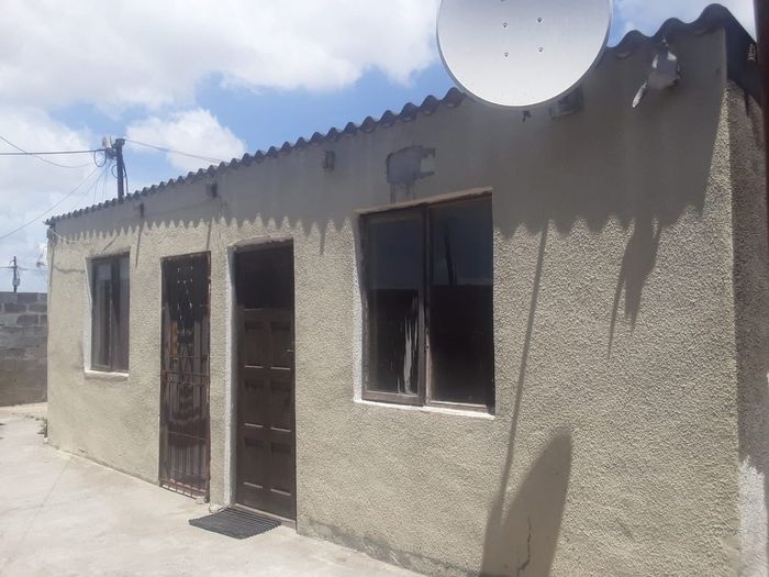 Guguletu Apartment To Rent: Flats with included utilities near Gugulethu Mall.