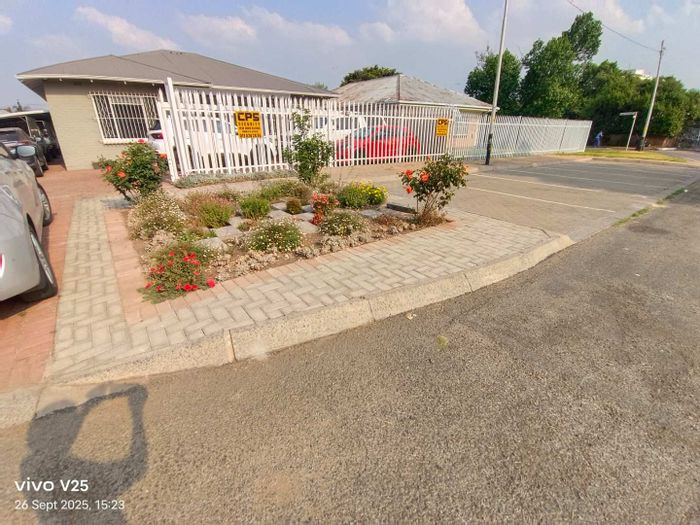 Alberton Central House For Sale: 3 beds, flatlet, boma area, garage.
