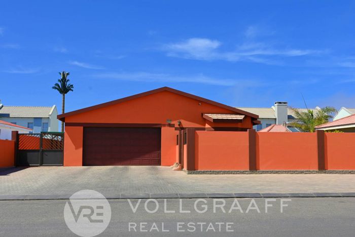 Property #2220164, House pending sale in Swakopmund Ext 15