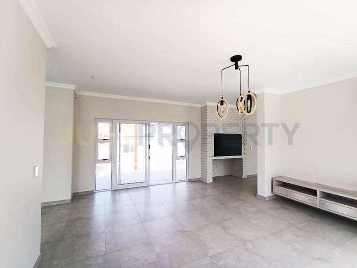 Ocean View House For Sale: 3 beds, flat, indoor braai, large patio.