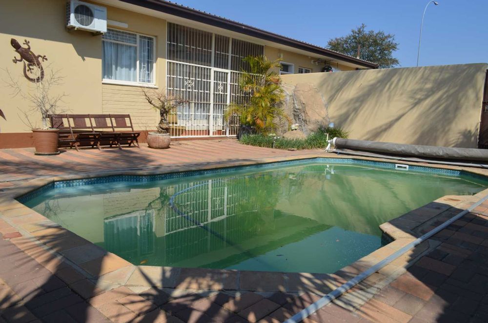 Windhoek, Pionierspark, Swimming Pool