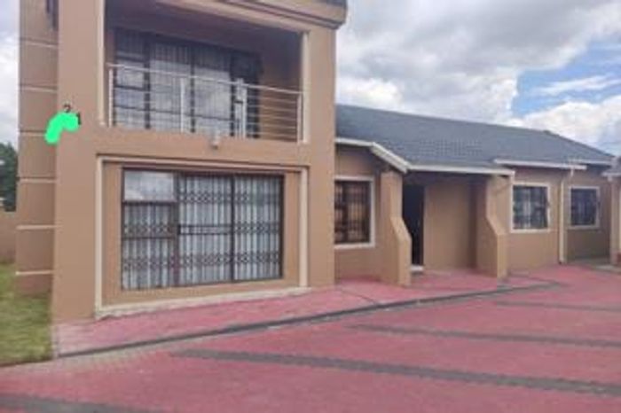 For Sale: Spacious 3-Bedroom House in Ormonde with Double Garage and Guest Lounge.