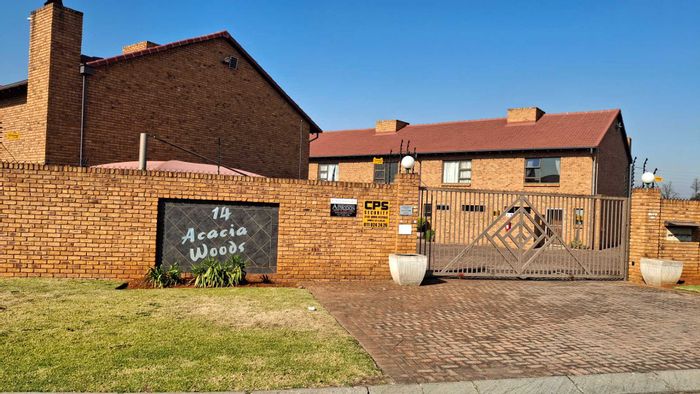 Florentia Townhouse For Sale: 2 beds, 2.5 baths, secure complex, low maintenance.