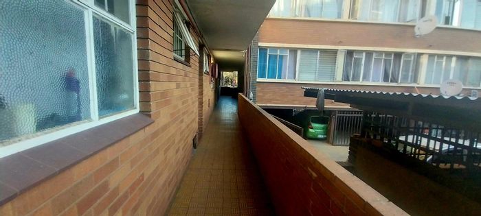 Arcadia Apartment For Sale: 3 Bedrooms, ideal for investors, close to amenities.