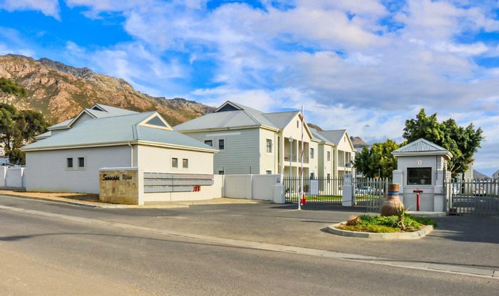 Prime Gordon's Bay Apartment for Sale: 2 Bedrooms, Mountain Views, Communal Braai Area!