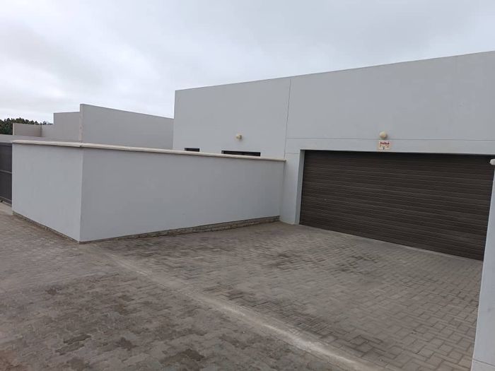 Property #2406863, House Pending Sale in Vineta