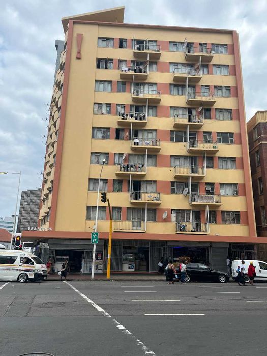 South Beach Apartment For Sale: 1 bedroom, kitchenette, 24-hour security, prime location.