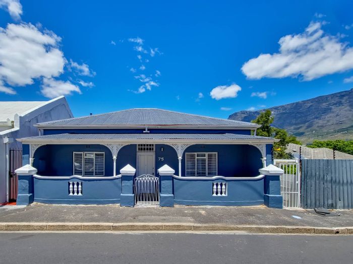 Spacious 2-Level House For Sale in Bo Kaap, Table Mountain Views