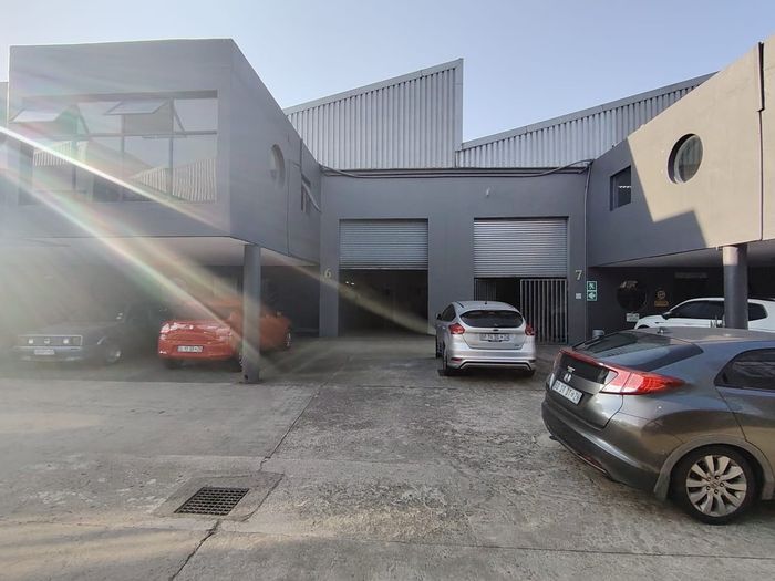 Industrial warehouse to rent in Newlands East with office space and secure access.