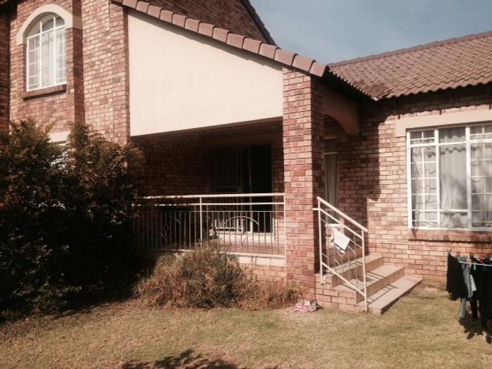 3-Bedroom Townhouse To Rent in Mooikloof Ridge with private patio and 24h security.