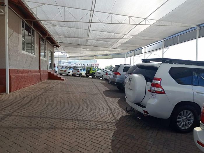 Business Property for Sale in Windhoek Central: Perfect for Car Showroom, 1100m2.