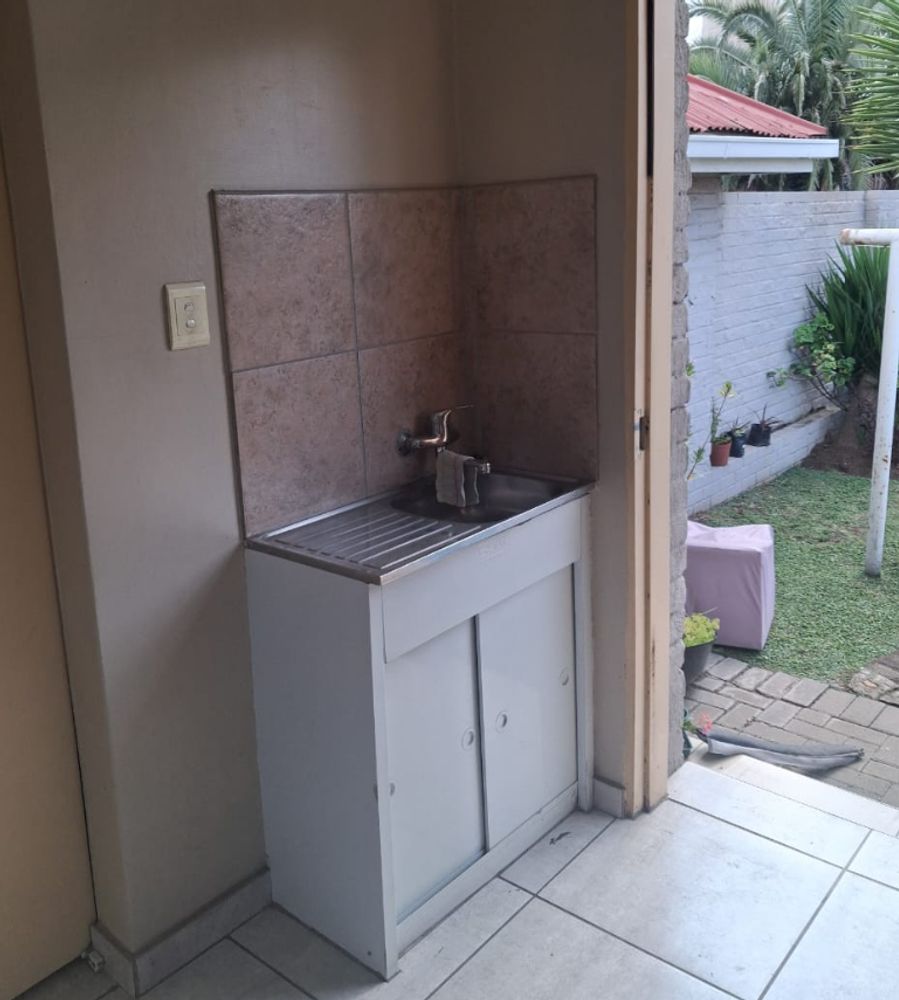 3 Bedroom House for Sale in Kelvin Estate, Spartan (boomed-off, secure area)