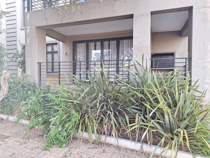 Townhouse To Rent in Omeya Golf Estate: Fully furnished, golf perks, shuttle services.