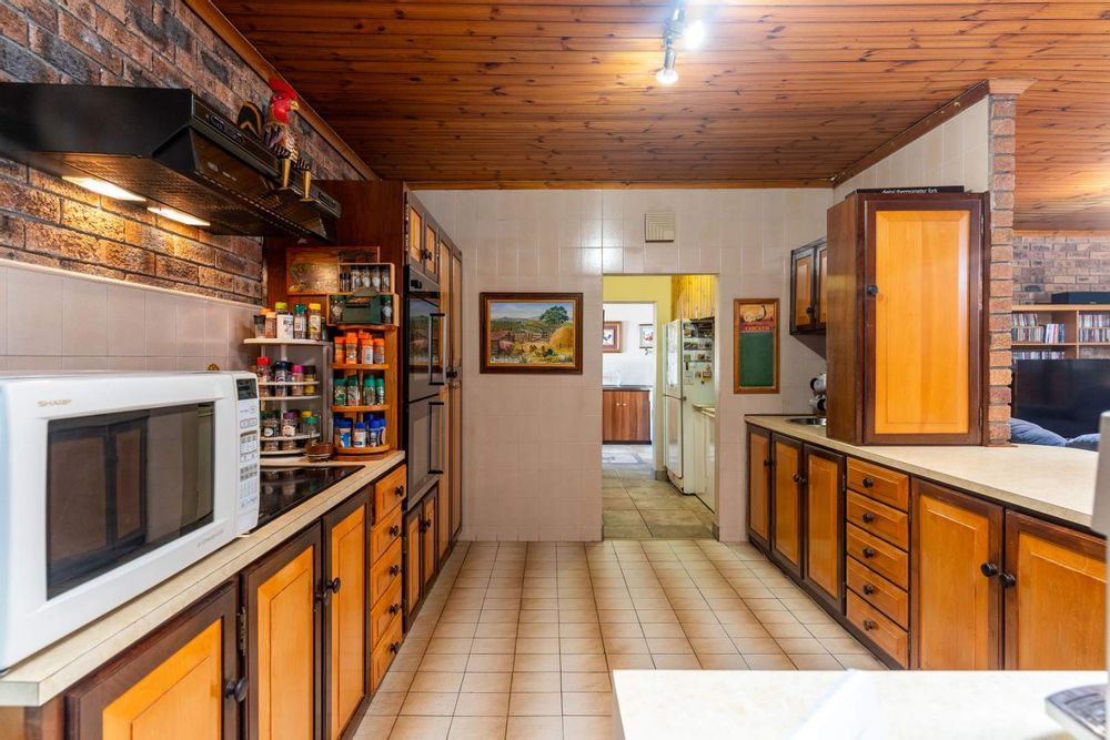 Kitchen with separate scullery