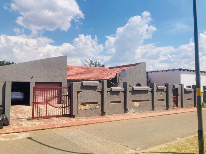 Property #2268963, House rental monthly in Spruitview