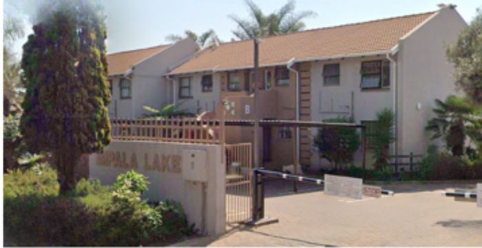 For Sale: Apartment in Impala Park with 2 bedrooms, garage, near amenities.