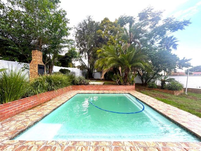 For Sale: Glenvista House with pool, garden, double garage, and staff quarters.