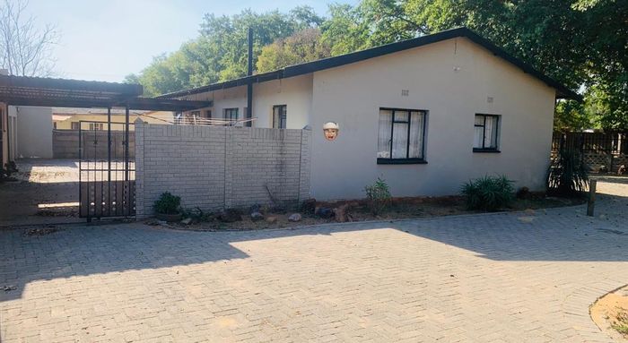 Property #2246990, House rental monthly in Sasolburg Central