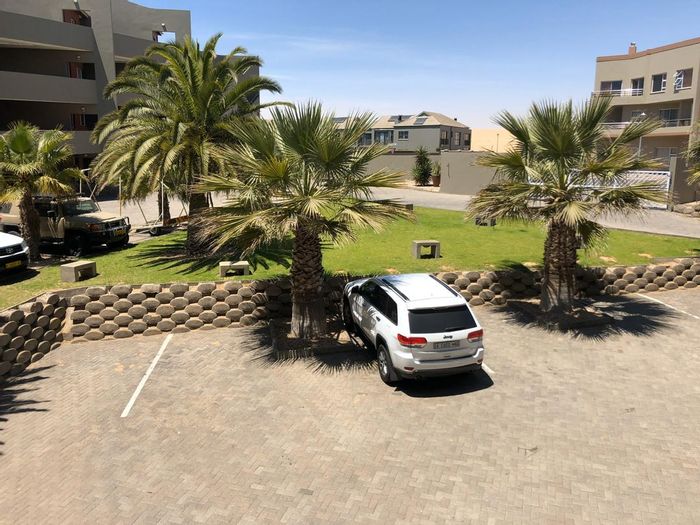 For Sale: 3-Bedroom Apartment in Long Beach with Private Balcony and Secure Complex.