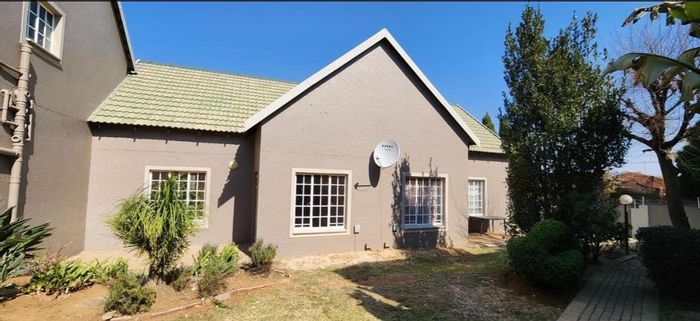 Modern Bassonia Townhouse for Sale: Pool, Braai Area, 24-Hour Security!