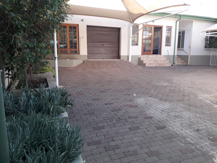Property #2102276, House rental monthly in Pioniers Park