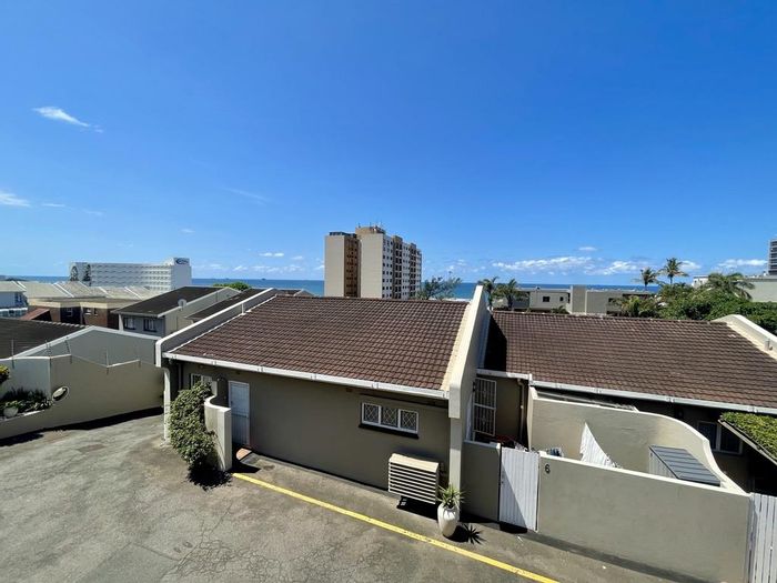 To Rent: Spacious 3 Bed Townhouse in Umhlanga Central with secure complex amenities.