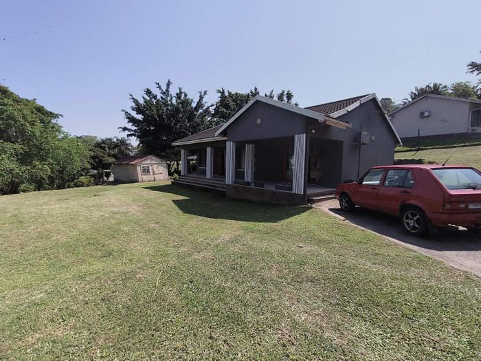 For Sale: House in Pinelands with 2 bedrooms, large yard, and prepaid electricity.