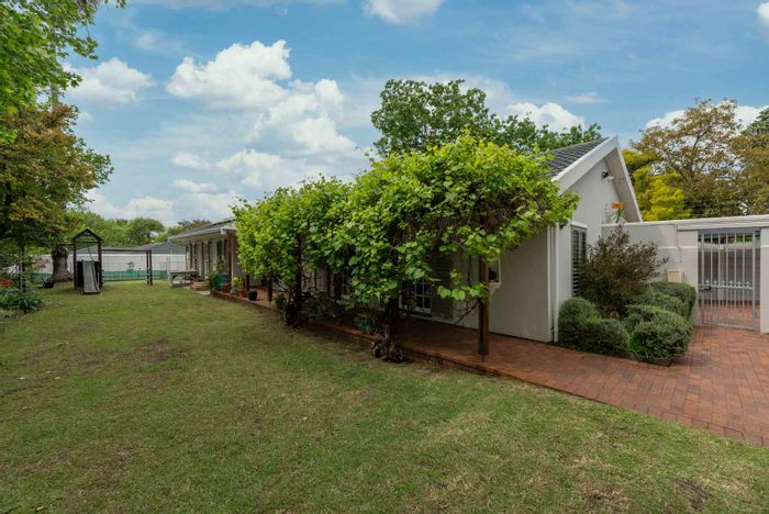 Rondebosch House For Sale: 3 bedrooms, pool, study, secure parking, energy-efficient.