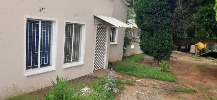 Property #2210226, Business rental monthly in Buccleuch