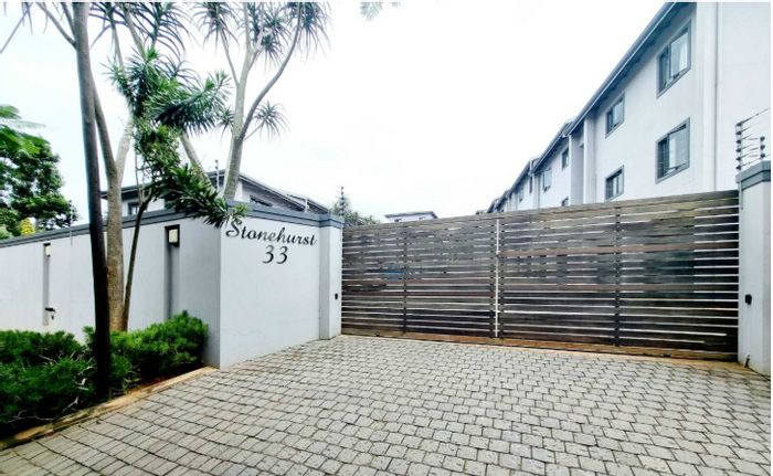 Park Hill Apartment To Rent: 2 beds, 2 baths, open-plan living, air-conditioning.