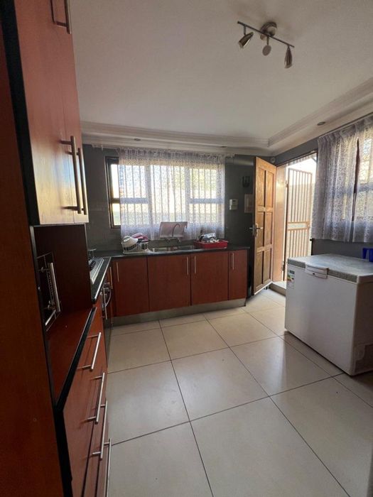 Rocky Crest Houses for sale