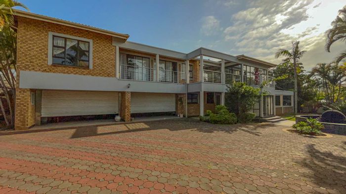 Herrwood Park House For Sale: Spacious lounges, pool, lapa, study, double garages.