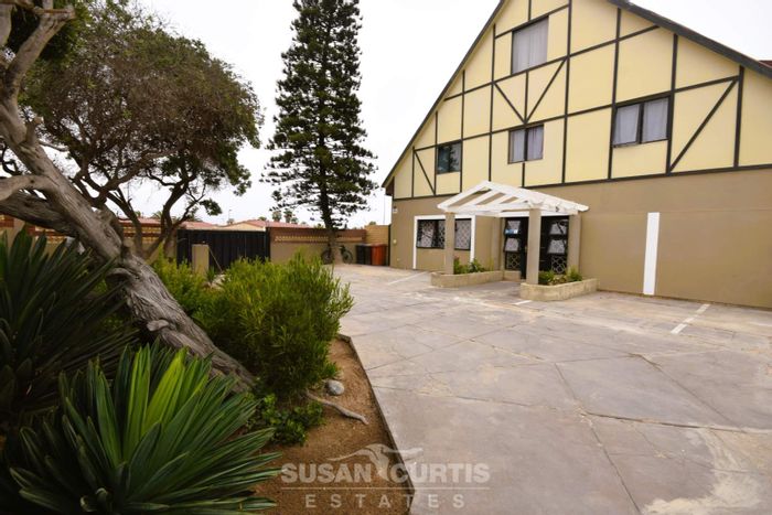 Spacious 7-bedroom house with garden flat in City Centre, For Sale.