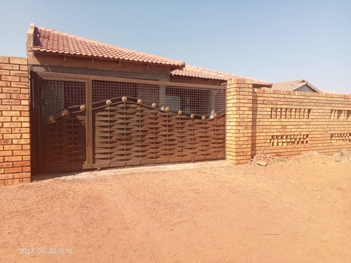 Property #2175725, House for sale in Protea Glen Ext 4