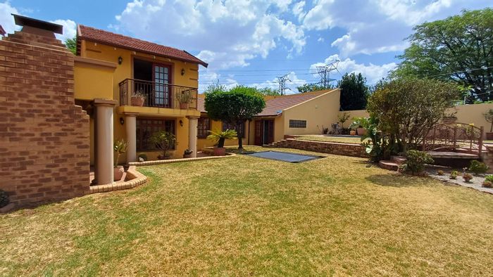 For Sale: Linmeyer House with cinema, pool, and multiple lounges.