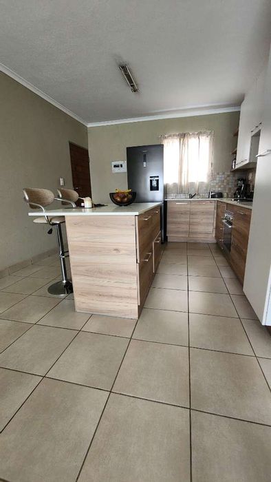 For Sale: Apartment in Montana with 24-hour security, parking, and solar geyser.