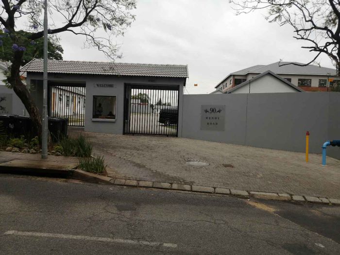 Wendywood Townhouse To Rent: 2 Bedrooms, prepaid electricity, parking, near Sandton CBD.