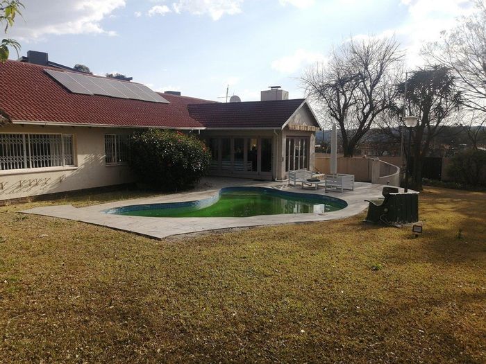 Morningside House For Sale: 4 beds, pool, solar panels, expansive garden.
