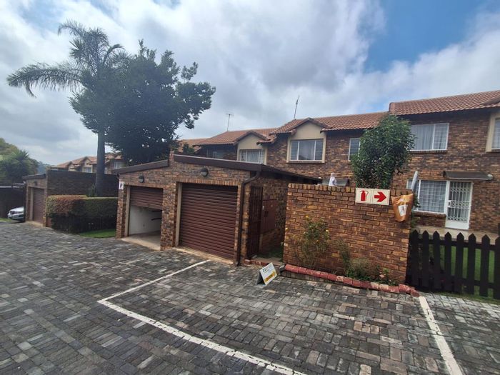 Glenvista Townhouse For Sale: 2 Bedrooms, private garden, communal pool, garage.