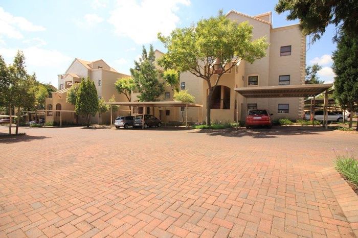 Property #2092813, Apartment rental monthly in Lonehill