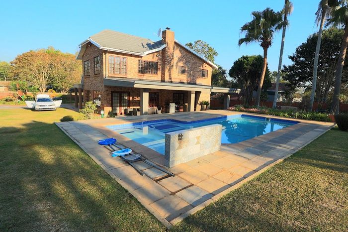 Hillcrest Central House For Sale: 4 beds, pool, study, staff accommodation, secure parking.