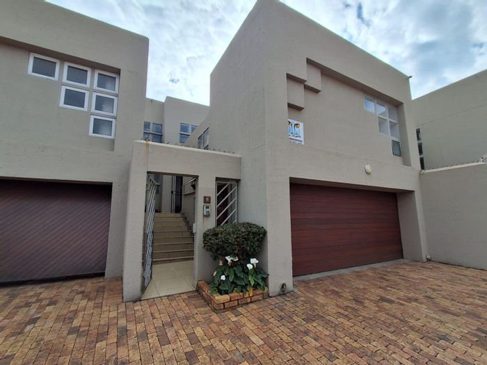 Bassonia Townhouse For Sale: 3 Bedrooms, private garden, double garage, communal pool.