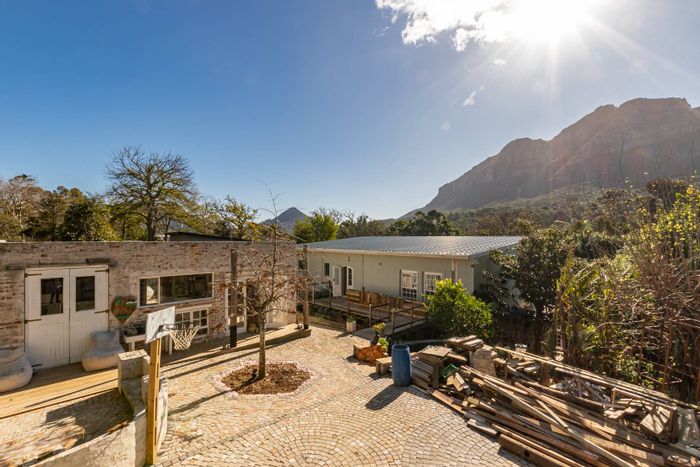 Longkloof House For Sale: 7 bedrooms, pool, avocado trees, endless potential.